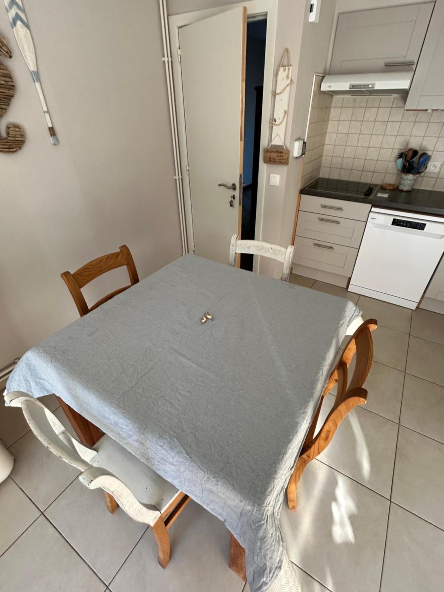 Chez Lola A Groenendijk Luaran gambar